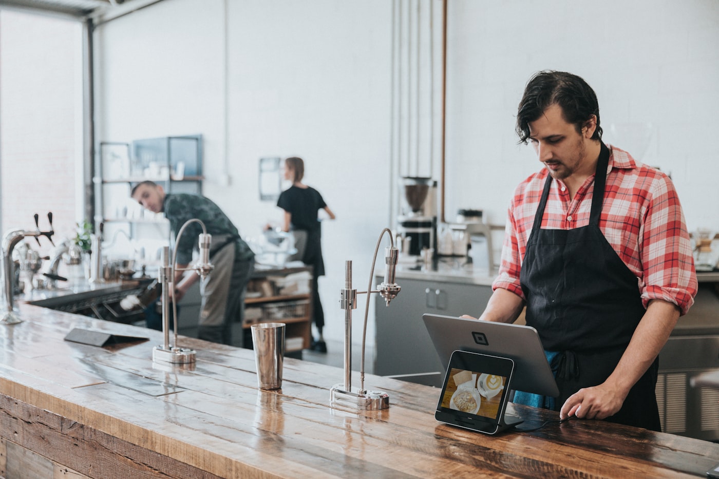 5 AI Automation Examples for Maltese SMEs to Boost Efficiency