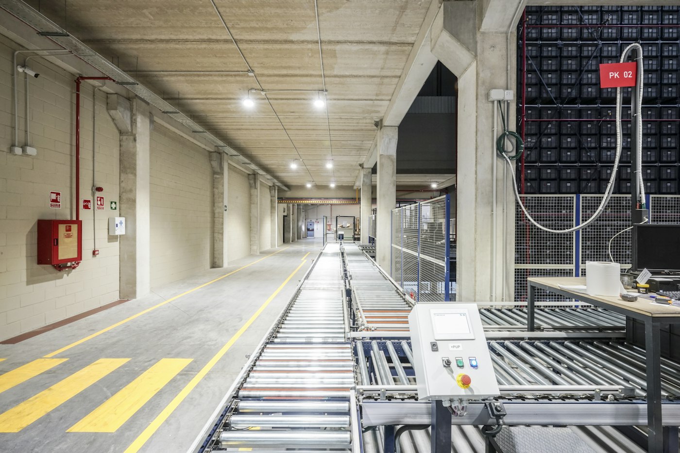 How to Implement IoT Solutions in Manufacturing and Logistics